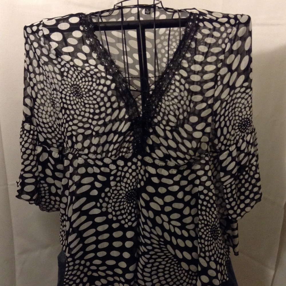 Psychedelic Blouse detailed neckline bell shirt